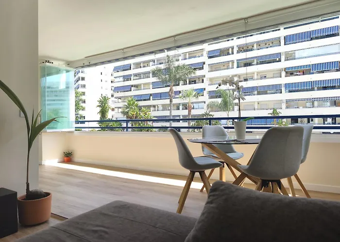 With Private Bathroom In Shared Apartman Marbella