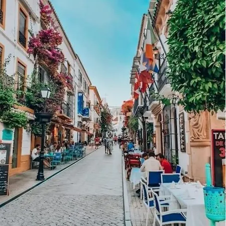 Lägenhet With Private Bathroom In Shared