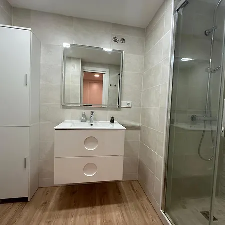 With Private Bathroom In Shared *