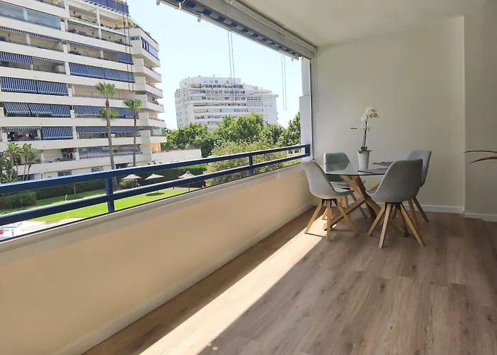 Apartament With Private Bathroom In Shared Marbella
